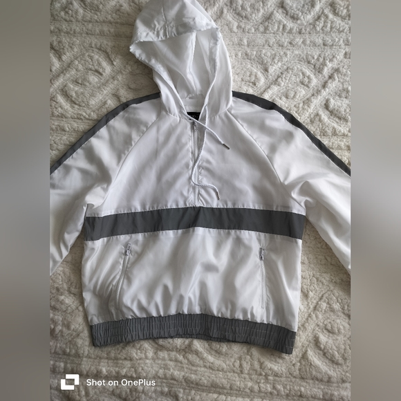 Rue 21 rain jacket running white and gray reflective size L - Picture 2 of 10
